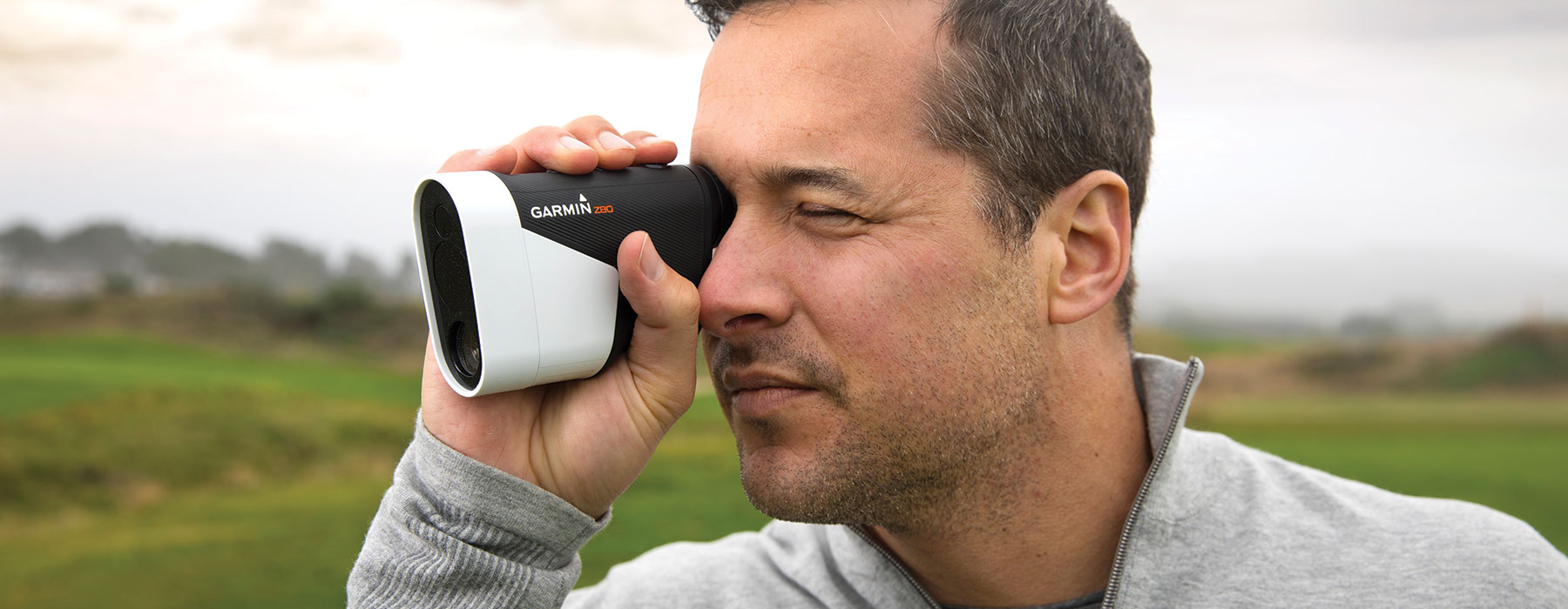 Golf Science - A man using the Garmin